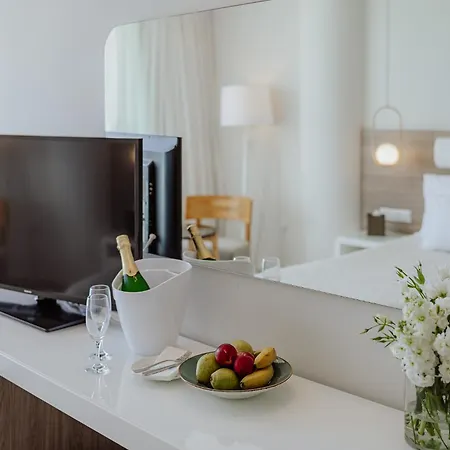 Tasia Maris Sands (adults Only) 4*