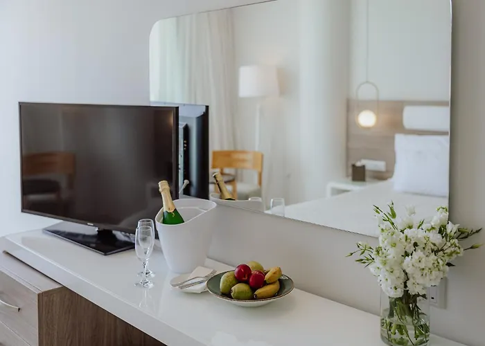 Tasia Maris Sands (adults Only) 4*